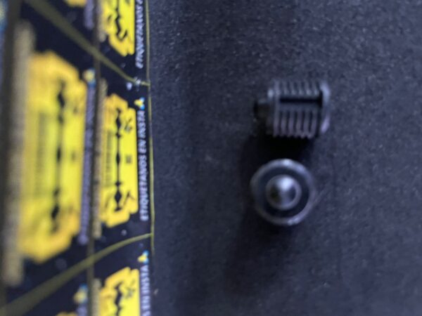 Tornillo de ajuste para clipper wahl - Image 3