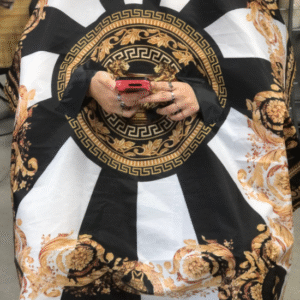 Capa con bolsillos